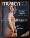 edição nº 20 da Revista Música, publicada em 1978. É uma das edições mais ecléticas e valiosas para colecionadores, pois captura o auge da era Disco no Brasil com a "Rainha das Discotecas", Lady Zu, e traz a explosão mundial do movimento punk com os Sex Pistols.O fato de você confirmar que ela está COM PÔSTER eleva este exemplar ao status de raridade absoluta, já que a maioria desses pôsteres foi destacada e perdida com o tempo.