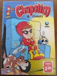 Gibi Chapolim & Chaves Nº 14 - Editora Globo, 1992 (Copyright Chespirito). Ilustração clássica com o Chapolim Colorado em uma poltrona, acompanhado de um cachorro e elementos de "terror cômico" (caveira e vela).