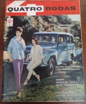 Quatro Rodas nº 4, de novembro de 1960. Ela pertence ao histórico Ano I da publicação, consolidando-se como um item de "investimento" para colecionadores de alto nível, já que exemplares dos primeiros meses de fundação da revista são extremamente escassos.Apresenta a Rural Willys (primeira fase), um dos utilitários mais icônicos da história automobilística brasileira, em um cenário de lazer que simbolizava o novo estilo de vida da época.
