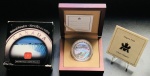 Estojo Canada 2003 - 20 Dolares 1 Onça De Prata (.999) - 31,39 g - 38 mm - Km-482 - Edição Comemorativa Cataratas do Niágara - Séries: Natural Wonders - Imagem holográfica e colorida das Cataratas do Niágara.
