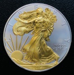 Estados Unidos - 1 Dolar 2014 American Silver Eagle - 1 Onça De Prata  (.999) - 31,103g - 40,6mm - Km-273 FC - Edição Com Acabamento Em Ouro - Rara.