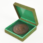 NUMISMÁTICA, uma (1) medalha em bronze, Cinquentenário do Centro da Colônia Portuguesa  Belo Horizonte, 1912 a 1962, cunhada na CMB (Casa da Moeda do Brasil no Rio de Janeiro), medindo 50 mm diâmetro, excelente estado de conservação, acompanha estojo, vide foto.