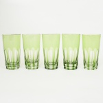 Cinco(05) Copos em cristal francês para long drink double verde, base oitavada, lapidação a mão padrão dedão, aresta vertical. Med. 14 x 7,5 cm.