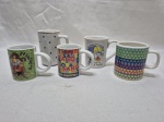 Lote de 5 canecas diversas em porcelana. Medindo o maior 9,5cm de altura.