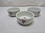 Jogo de 3 cumbucas bowl em porcelana Porcelanarte com estampa de galo de Barcelos. Medindo 11cm x 5,5cm de altura.