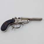 Antiga Garrucha, Marca Castelo, Calibre 320, Cabo em Plástico, com Detalhes de Restauro, Corpo em Aço Niquelado, um Gatilho funcionando perteitamente, outro necessita de restauro, muito conservada.Medidas: Altura: 8 cm, Largura: 3 cm, Comprimento: 20 cm , Peso: 350 g. Arma Obsolte. Art.3º, inciso XXI, da lei nº 10.826 (Estatuto do Desarmamento), peça deve ser retirada pessoalmente ou por transportadora, não enviamos pelos correios.