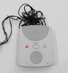 Secretária Eletrônica Analógica, Maca GE, Modelo 2-9801C, Ligando, mas não testado o funcionamento. Medidas: Altura: 4,5 cm, Largura: 16 cm, Comprimento: 13 cm, Peso: 580 g.