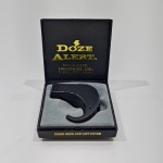 Dispositivo de Aviso de Sono Doze Alert, Na Caixa, Em Ótimo Estado de Conservação, Não testado. Medidas da Caixa: Altura: 10 cm, Largura: 3 cm, Comprimento: 7,5 cm, Peso Total: 60 g.