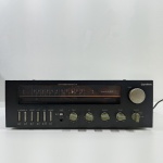 Raceiver, Marca Gradiente, Modelo S-106, Ligando, mas não testado o funcionamento. Medidas: Altura: 14 cm, Largura: 31,5 cm, Comprimento: 42 cm, Peso: 8800 g. 