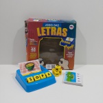 Jogo das Letras, Marca Paki Toys, Na Caixa, Em Ótimo Estado de Conservação. Medidas da Caixa: Altura: 26,5 cm, Largura: 6,5 cm, Comprimento: 27 cm, Peso Total: 320 g.