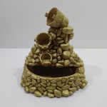 Fonte Água Cascata 3 Baldes Decoração em Resina, Sem a Bomba D`Água. Medidas: Altura: 30,5 cm, Largura: 28 cm, Comprimento: 29 cm, Peso: 6110 g.