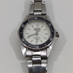 Relógio de Pulso, Marca Magmun, Pulseira em Metal, Não testado o Funcionamento. Medidas: Altura: 1,5 cm, Largura: 3 cm, Comprimento: 11,5 cm, Peso: 45 g.