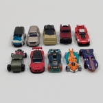 Lote com 10 Carrinhos, Marca 6 da HotWheels,  4 da Maisto, Em Metal e Plástico Rígido. Medidas: Altura: 3 cm, Largura: 3,5 cm, Comprimento: 7 cm, Peso Total: 350 g.