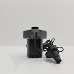 Inflador Elétrico, Marca Nautika, Em Ótimo Estado de Conservação, Na Caixa, Ligando, mas não testado o funcionamento. Medidas da Caixa: Altura: 13,5 cm, Largura: 12 cm, Comprimento: 12,5 cm, Peso: 720 g.