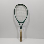 Raquete de Tenis, Marca Rox pro, Modelo PRO1, Com a Capa, Com Desgastes pelo uso. Medidas com a Capa: Altura: 70,5 cm, Largura: 3 cm, Comprimento: 26,5 cm, Peso: 660 g.