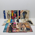 Lote com 28 Discos de Vinil, Temas Diversificados, Não testado o Funcionamento de nenhum. Medidas do Lote: Altura: 10,5 cm, Largura: 32,5 cm, Comprimento: 33 cm, Peso Total: 6260  g.