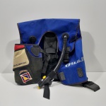 Colete Equilibrador de Mergulho, Marca U.S. Divers, Não testado. Medidas: Altura: 58,5 cm, Largura: 10,5 cm, Comprimento: 59 cm, Peso: 2260 g.