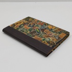 Álbum de Selos, Coleção com +100 Selos. Medidas do Álbum: Altura: 20 cm, Largura: 1,5 cm, Comprimento: 14 cm, Peso Total: 290 g.