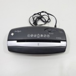 Fragmentadora de Papel, Marca Omnitech, Modelo OT-NXC8PA, Não testado o funcionamento. Medidas: Altura: 9 cm, Largura: 16 cm, Comprimento: 33 cm, Peso: 3310 g.