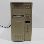 Antiga CPU, Marca Creative, 52X mx, Não acompanha o Fio, Ligando, mas não testado o funcionamento. Medidas: Altura: 33,5 cm, Largura: 40,5 cm, Comprimento: 18 cm, Peso: 8060 g.