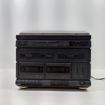 Aparelho de Som 3 em 1, Marca CCE, Modelo SS-4712, Ligando, mas não testado o funcionamento. Medidas: Altura: 31,5 cm, Largura: 37,5 cm, Comprimento: 36,5 cm, Peso: 4710 g.