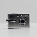 Máquina Fotográfica Digital Concepts, 2.1Mega Pixels, Não testado o funcionamento. Medidas: Altura: 6 cm, Largura: 3 cm, Comprimento: 9,5 cm, Peso: 110 g.