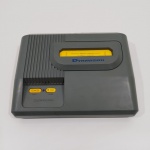 Console Video Game Dynavision Dynacom, Não testado o funcionamento. Medidas: Altura: 5,5 cm, Largura: 19,5 cm, Comprimento: 25 cm, Peso: 480 g.