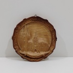 Prato de Parede Decorativo, Cadetral de Colonia na Alemanha, Koln Am Rhein, Em Resina. Medidas: Altura: 3 cm, Largura: 15,5 cm, Comprimento: 15,5 cm, Peso 220 g.