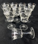 DEZ CÁLICES PARA VINHO DO PORTO EM CRISTAL EUROPEU COM LAPIDAÇÃO TÍPICA SAINT'LOUIS. MEDIDAS: 10 CM DE ALT. X 6 CM BOCAL.