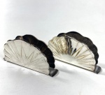 DOIS PORTA GUARDANAPOS EM METAL PRATEADO, DESGASTE NO METAL. MEDIDAS: 7 X  14, 5 CM