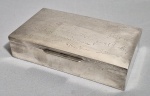 Caixa em Prata 900 com assinatura e sem fundo. 18 x 10x 04 cm.  Peso líquido: 327 gramas.