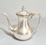 Bule de chá em prata de lei, contrastes: 0,900. Hecho a mano, Plata Fina e Chile. Peso: 490 gramas. Med. 18 x 19 cm