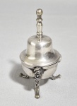 Pequeno potiche com sino. Prata 900.  Peso: 57 gramas. Med. 8 cm