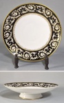 ROSENTHAL - BAVARIA , Centro de mesa em porcelana, padrão AIDA, decorado com barra negra, folhagens e douração. Numerado. Med. 33 x 07 cm