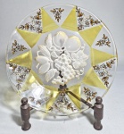 ADOLF BECKERT (1884-1929) - Antigo prato Art Deco em cristal tcheco incolor e padrão de triangulos amarelos. Detalhes com flores e frutos satinados e ninfas pintadas. Medidas: 28 cm. VER OUTRAS PEÇAS -------- https://www.etsy.com/pt/listing/1826311901/adolf-beckert-tcheco-18841929?lang_mismatch=1 ------  https://www.invaluable.com/artist/beckert-adolf-ttbhp1vcki/sold-at-auction-prices/?srsltid=AfmBOorULJZdGcYQIdivJpRBpdFeSm6RP45eGhoqCLobokQIebVQH-ik    ----https://www.artprice.com/artist/64588/adolf-beckert ------ https://glaswolf.de/neueingaenge/3708/glas-deckeldose-mit-jagddekor.-steinschoenau-adolf-beckert-um-1920.