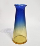 ALFREDO BARBINI (Anos 70 ) - H.STERN HOME - Vaso em vidro de murano 'Sommerso' no formato conico. Assinado e localizado. Possui etiqueta da H.Stern. Med.
