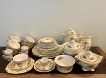 Conjunto para chá e café em porcelana inglesa Alfred Meakin composto por: 10 pratos para doce; 10