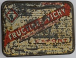 Lata Francesa Antiga Fructines Vichy  Laxante de Frutas (Anos 30/40)Belíssima lata litografada vintage das Fructines Vichy, produzida pelo Laboratoire Médico-Pharmacologique de Vichy. Esta peça é um item de exportação ("EXPORT"), com textos em francês que detalham sua composição à base de sucos de frutas e sua indicação como um "laxante e purgativo agradável".