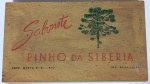 Caixa de Madeira Antiga Sabonete "Pinho da Sibéria"  Perfumaria Myrta (Anos 50)Raríssima caixa original em madeira do clássico Sabonete Pinho da Sibéria, produzido pela renomada Perfumaria Myrta S.A., sediada no Rio de Janeiro. A tampa apresenta uma belíssima ilustração litografada diretamente sobre a madeira, destacando um pinheiro estilizado e a tipografia cursiva elegante em tons de vermelho e verde.