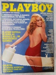 Revista Playboy Brasil nº 62 - Setembro/1980 - Monique Evans & Sônia Braga - Uma edição obrigatória para colecionadores, trazendo na capa a então "maneca mais sensual do Brasil", Monique Evans, em um de seus ensaios mais icônicos. Além disso, apresenta um perfil revelador de Sônia Braga, "a verdadeira mulher por trás do mito", no auge de sua carreira internacional.
