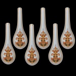 PAUL WUNDERLICH (German 1927-2010) For VERSACE. Modelo  Barocco. Manufatura by Rosenthal - Conjunto de 6 colheres em porcelana alemã. Peças assinadas. Marca da manufatura no verso das peças 13 x 4 cm.