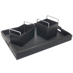 Elegante conjunto para mesa de escritório em couro ecológico na cor preta. Composto por 1 bandeja retangular e 2 porta objetos com sustentação em metal prateado. Peças novas, sem uso.