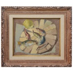 Escola Francesa. Assinatura não Identificada - Natureza Morta com Peixes e um Limão. Óleo s/ placa. Ass cid. 37 x 44 cm (MI). 61 x 70 cm (ME). Obra que utiliza formas geométricas para estruturar os peixes sobre uma superfície circular, lembrando estilos modernistas.