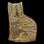 ABRAHAM PALATNIK. Década de 70 - Excepcional estatueta em acrílico representando gato sentado. Ass.10 x 8 x 3 cm.