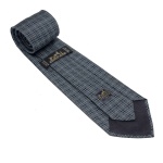 HERMES, Paris  Gravata francesa 100%  seda. 146 cm.