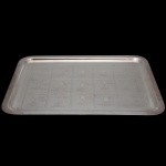 CHRISTOFLE, France - Bandeja em metal francês espessurado a prata. da Maison Christofle. Paris. França. Séc. XX. Formato retangular e centro com gravação de cardápios. Marca da manufatura. 43 x 33 cm.