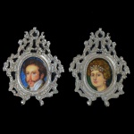 Par de miniaturas representando D. Pedro I e D. Leopoldina. 8 x 6 cm.