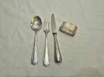 Conjunto infantil com 4 peças em prata 90 Wolff. Medindo a faca 17cm de comprimento.