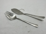 Par de talher de servir peixe em aço inox Wolff. Medindo a faca 25cm de comprimento, garfo 22,5cm de comprimento.