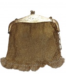 Extraordinária bolsinha alemã de prata 800 vermeuil estilo e época art deco, final dos 20, início dos 30, gravada no fecho MEBZ,116 g